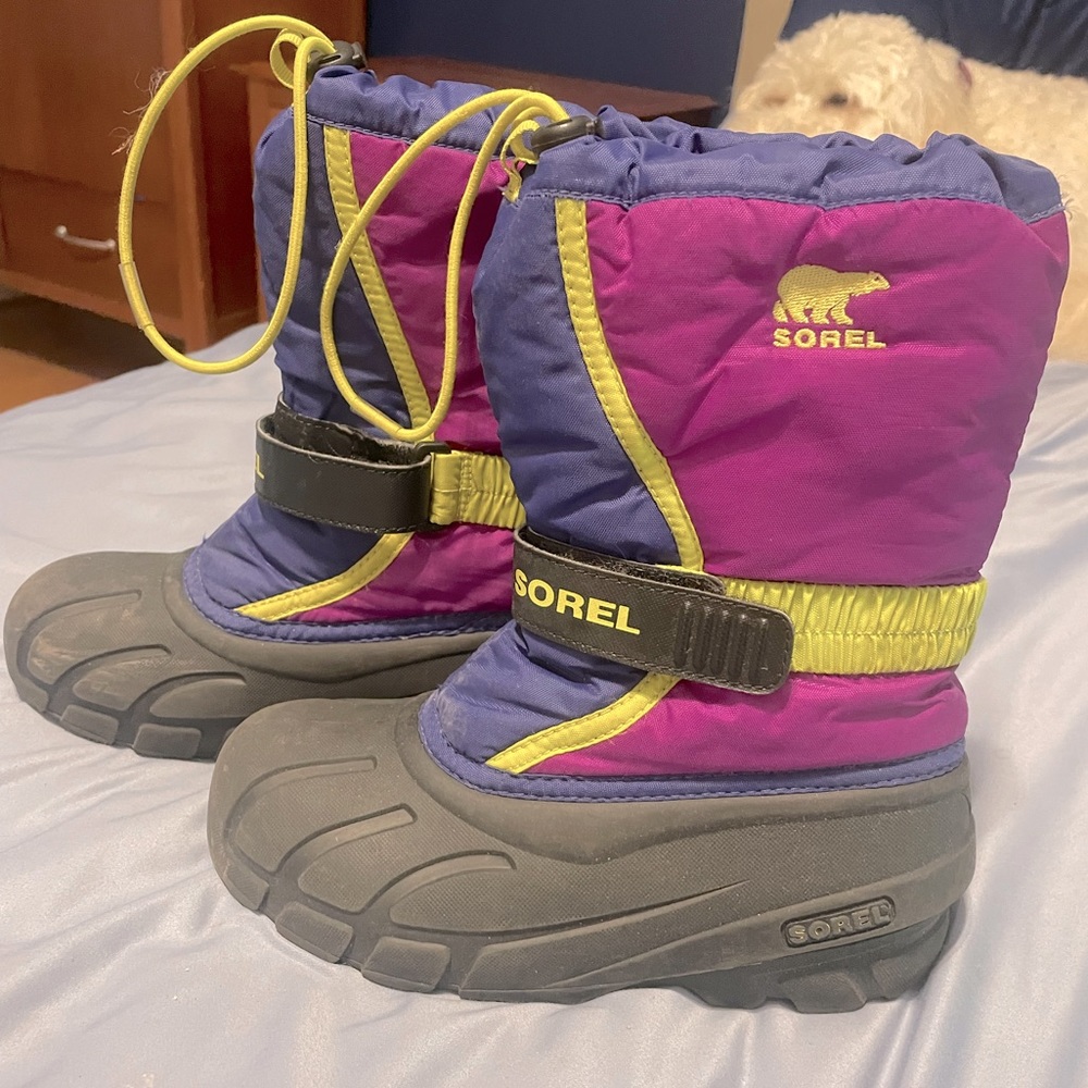 Sorel fleece lined winter boot